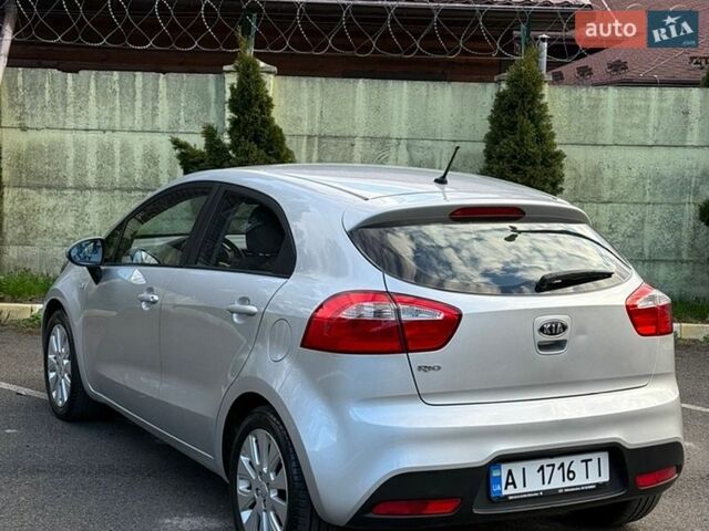Серый Киа Рио, объемом двигателя 1.4 л и пробегом 103 тыс. км за 8000 $, фото 8 на Automoto.ua
