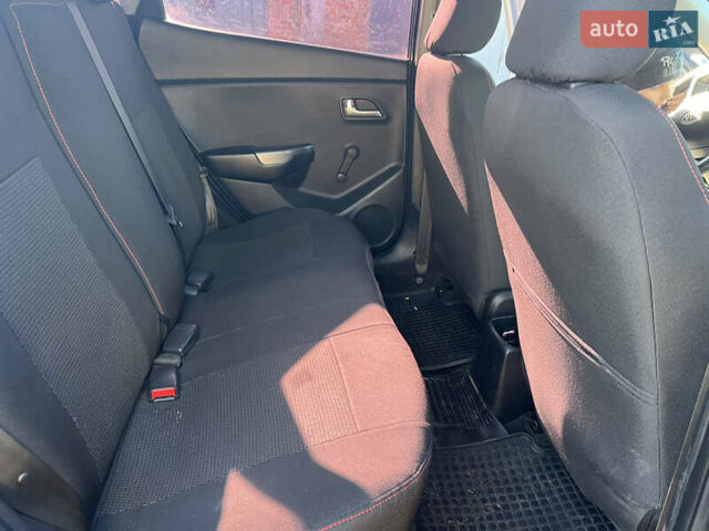 Серый Киа Рио, объемом двигателя 1.4 л и пробегом 277 тыс. км за 6200 $, фото 11 на Automoto.ua