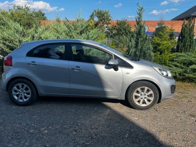 Серый Киа Рио, объемом двигателя 1.1 л и пробегом 217 тыс. км за 5400 $, фото 11 на Automoto.ua