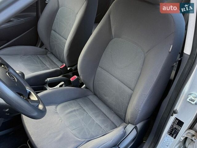 Серый Киа Рио, объемом двигателя 1.4 л и пробегом 103 тыс. км за 8000 $, фото 18 на Automoto.ua
