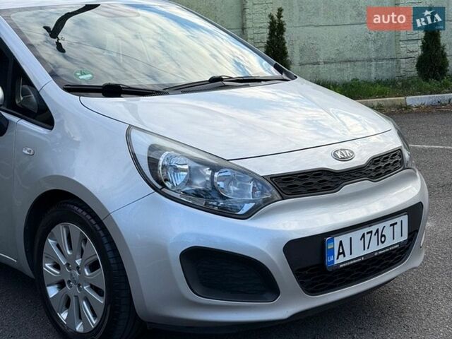 Серый Киа Рио, объемом двигателя 1.4 л и пробегом 103 тыс. км за 8000 $, фото 5 на Automoto.ua