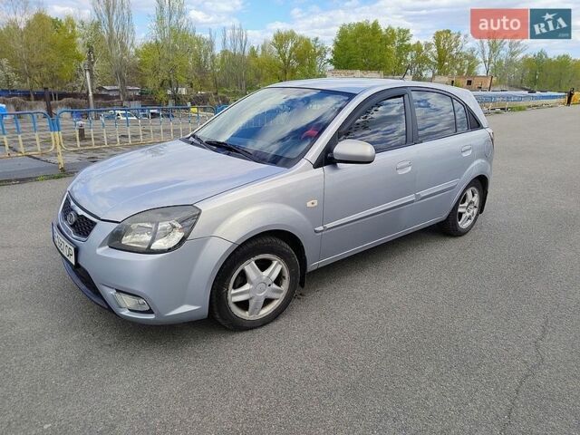 Серый Киа Рио, объемом двигателя 1.4 л и пробегом 201 тыс. км за 6200 $, фото 5 на Automoto.ua