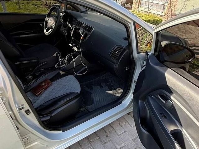 Сірий Кіа Ріо, об'ємом двигуна 1.12 л та пробігом 220 тис. км за 5700 $, фото 6 на Automoto.ua