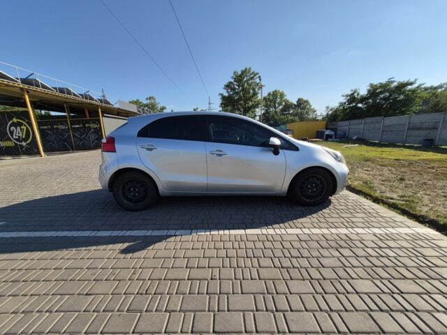 Серый Киа Рио, объемом двигателя 1.4 л и пробегом 254 тыс. км за 6497 $, фото 5 на Automoto.ua