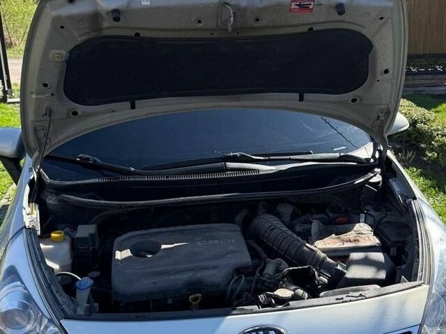 Сірий Кіа Ріо, об'ємом двигуна 1.12 л та пробігом 220 тис. км за 5700 $, фото 10 на Automoto.ua