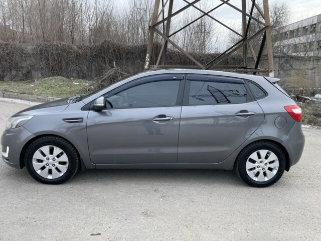 Сірий Кіа Ріо, об'ємом двигуна 1.6 л та пробігом 156 тис. км за 8800 $, фото 2 на Automoto.ua