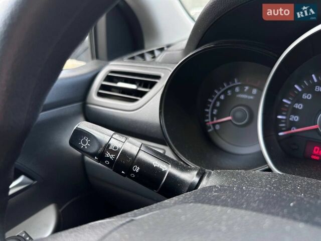 Сірий Кіа Ріо, об'ємом двигуна 1.4 л та пробігом 62 тис. км за 7990 $, фото 21 на Automoto.ua