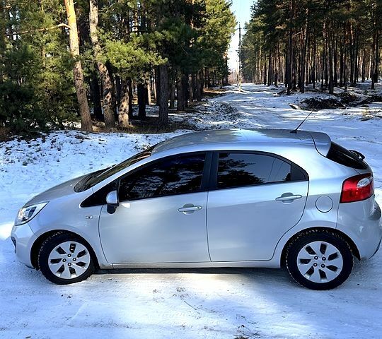 Серый Киа Рио, объемом двигателя 14 л и пробегом 143 тыс. км за 6500 $, фото 7 на Automoto.ua