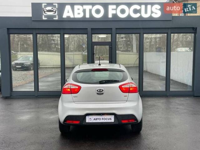 Сірий Кіа Ріо, об'ємом двигуна 1.59 л та пробігом 138 тис. км за 8190 $, фото 6 на Automoto.ua