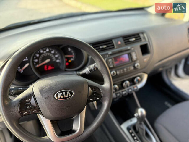 Серый Киа Рио, объемом двигателя 1.59 л и пробегом 138 тыс. км за 7800 $, фото 9 на Automoto.ua
