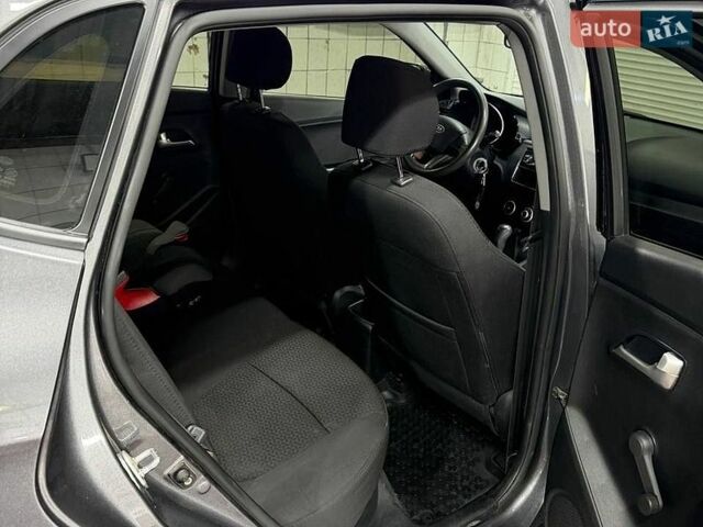Сірий Кіа Ріо, об'ємом двигуна 1.4 л та пробігом 152 тис. км за 7500 $, фото 12 на Automoto.ua