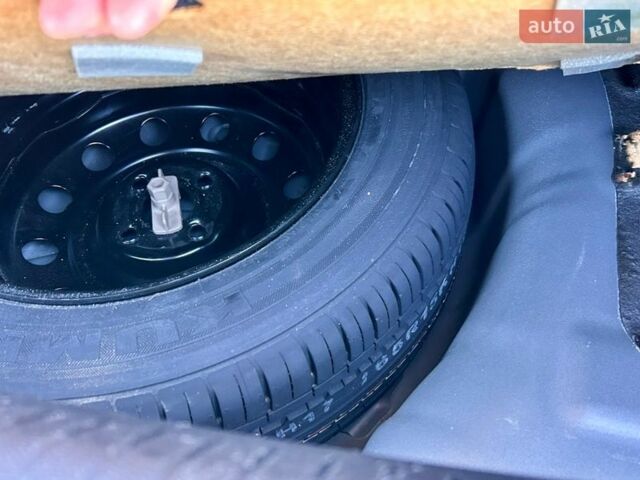 Сірий Кіа Ріо, об'ємом двигуна 1.4 л та пробігом 80 тис. км за 8200 $, фото 15 на Automoto.ua