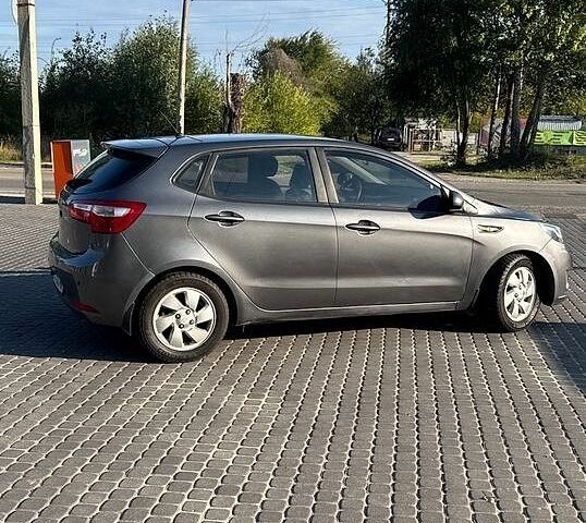 Сірий Кіа Ріо, об'ємом двигуна 1.4 л та пробігом 177 тис. км за 6700 $, фото 2 на Automoto.ua