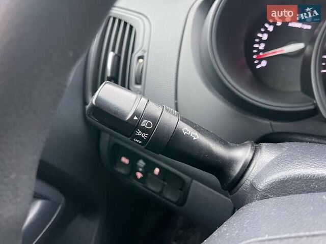 Серый Киа Рио, объемом двигателя 1.59 л и пробегом 138 тыс. км за 7990 $, фото 17 на Automoto.ua