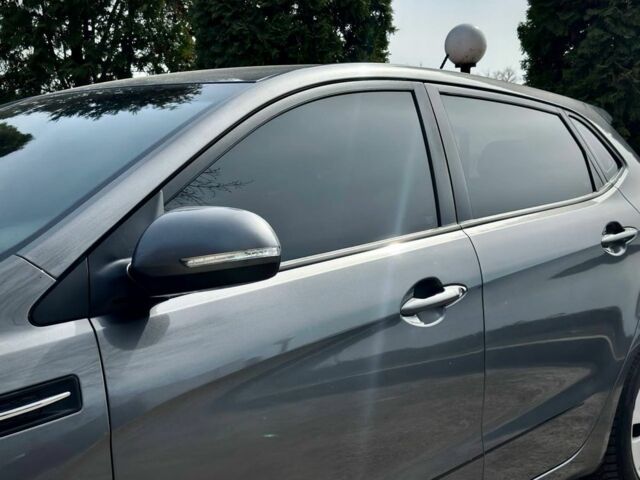 Сірий Кіа Ріо, об'ємом двигуна 1.6 л та пробігом 150 тис. км за 8250 $, фото 10 на Automoto.ua