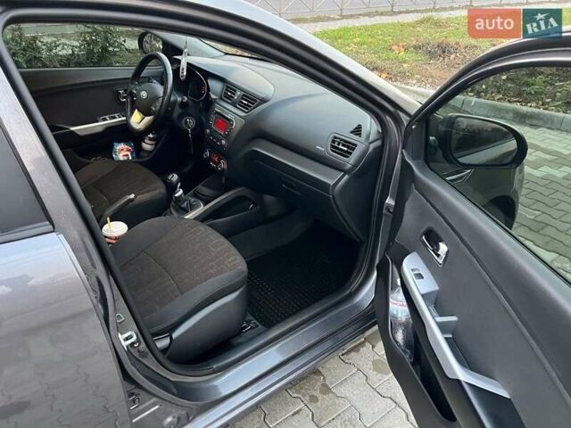 Кіа Ріо 2012 у Одесі на Automoto.ua Сірий Кіа Ріо, об'ємом двигуна 1.6 л та пробігом 103 тис. км за 6650 $, фото 13 на Automoto.ua