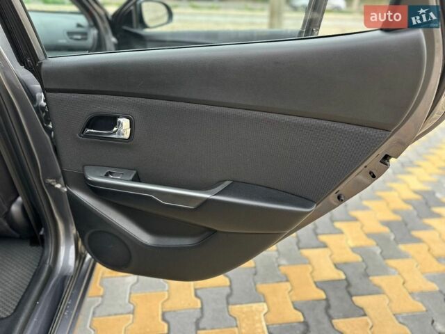 Сірий Кіа Ріо, об'ємом двигуна 1.59 л та пробігом 53 тис. км за 9700 $, фото 29 на Automoto.ua