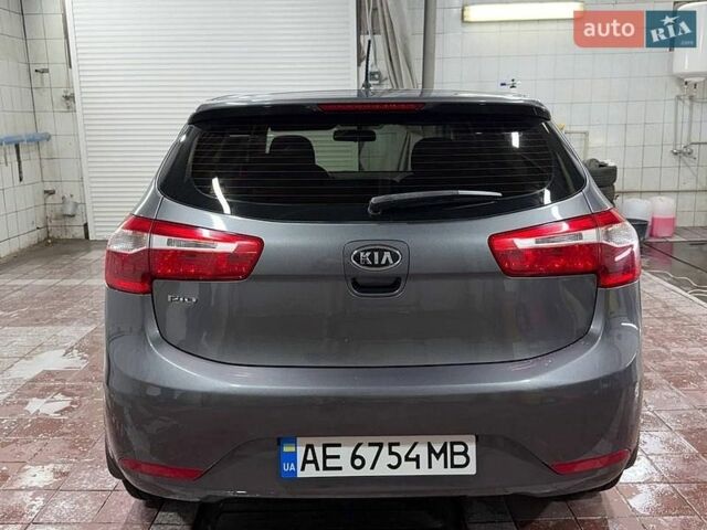 Сірий Кіа Ріо, об'ємом двигуна 1.4 л та пробігом 152 тис. км за 7500 $, фото 3 на Automoto.ua