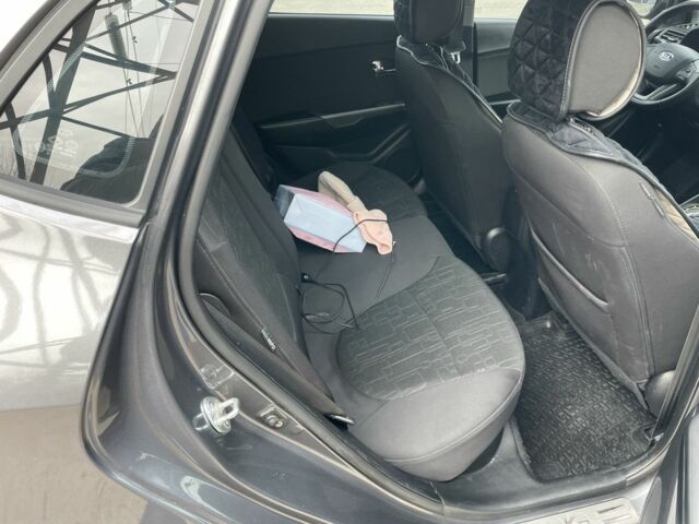 Сірий Кіа Ріо, об'ємом двигуна 1.6 л та пробігом 156 тис. км за 8800 $, фото 4 на Automoto.ua