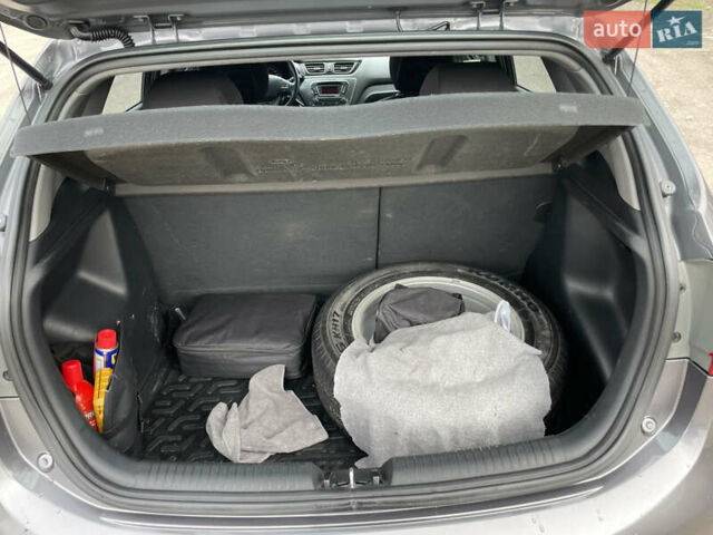 Серый Киа Рио, объемом двигателя 1.6 л и пробегом 156 тыс. км за 8800 $, фото 10 на Automoto.ua