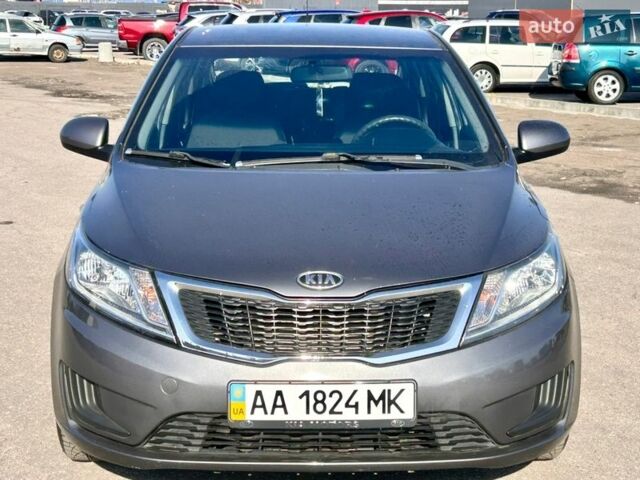 Сірий Кіа Ріо, об'ємом двигуна 1.4 л та пробігом 80 тис. км за 8200 $, фото 1 на Automoto.ua