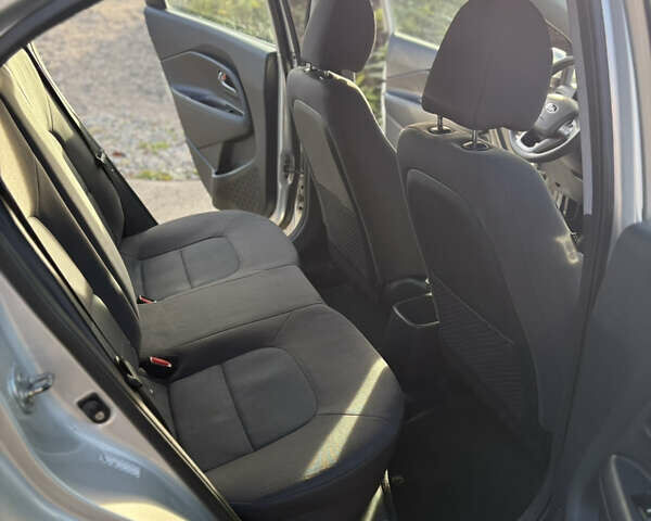 Серый Киа Рио, объемом двигателя 1.59 л и пробегом 138 тыс. км за 7800 $, фото 13 на Automoto.ua