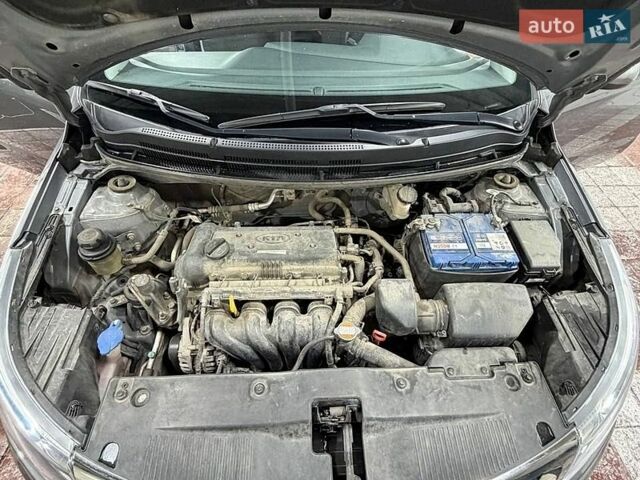 Сірий Кіа Ріо, об'ємом двигуна 1.4 л та пробігом 152 тис. км за 7500 $, фото 17 на Automoto.ua