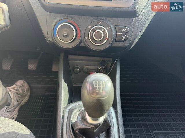 Серый Киа Рио, объемом двигателя 1.4 л и пробегом 186 тыс. км за 6790 $, фото 18 на Automoto.ua