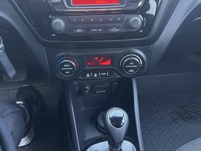 Сірий Кіа Ріо, об'ємом двигуна 1.6 л та пробігом 145 тис. км за 8200 $, фото 5 на Automoto.ua