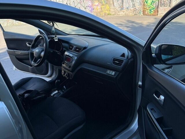 Серый Киа Рио, объемом двигателя 1.6 л и пробегом 125 тыс. км за 7700 $, фото 22 на Automoto.ua