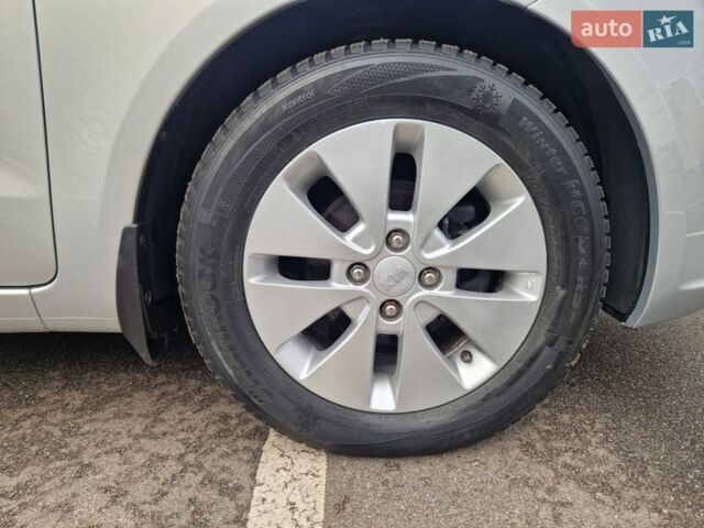 Серый Киа Рио, объемом двигателя 1.6 л и пробегом 98 тыс. км за 9400 $, фото 27 на Automoto.ua