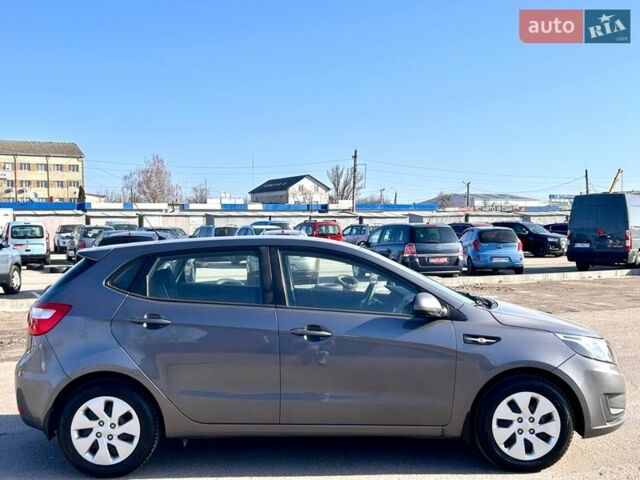 Сірий Кіа Ріо, об'ємом двигуна 1.4 л та пробігом 80 тис. км за 8200 $, фото 3 на Automoto.ua