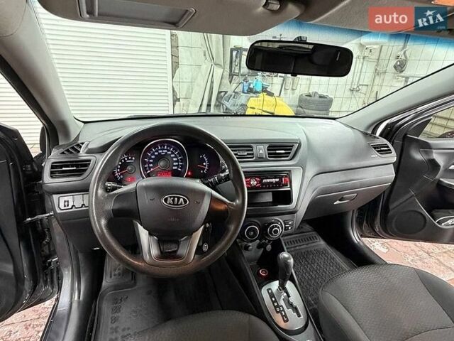 Сірий Кіа Ріо, об'ємом двигуна 1.4 л та пробігом 152 тис. км за 7500 $, фото 10 на Automoto.ua