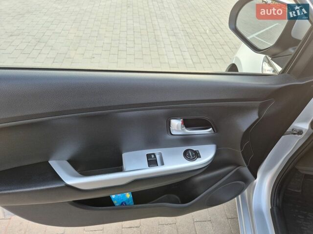 Серый Киа Рио, объемом двигателя 1.4 л и пробегом 162 тыс. км за 6650 $, фото 20 на Automoto.ua