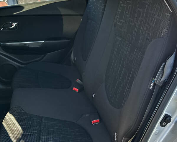 Серый Киа Рио, объемом двигателя 1.6 л и пробегом 156 тыс. км за 8900 $, фото 10 на Automoto.ua