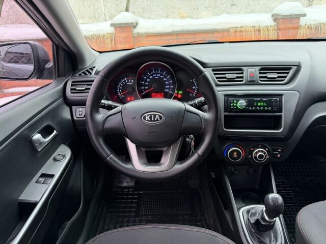 Сірий Кіа Ріо, об'ємом двигуна 1.4 л та пробігом 177 тис. км за 5450 $, фото 8 на Automoto.ua