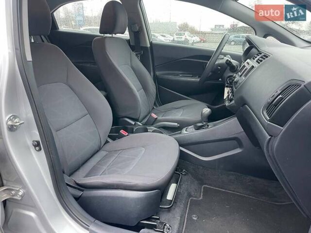 Серый Киа Рио, объемом двигателя 1.59 л и пробегом 138 тыс. км за 7990 $, фото 11 на Automoto.ua