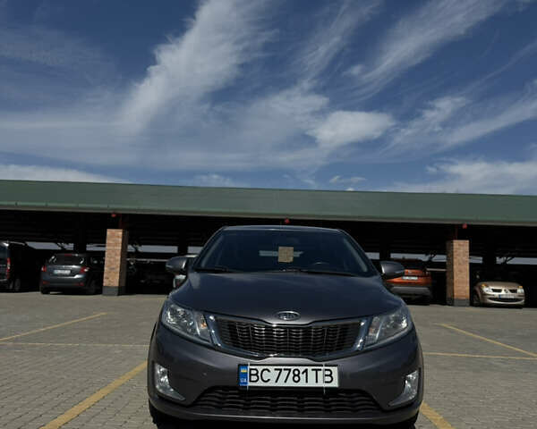 Сірий Кіа Ріо, об'ємом двигуна 1.6 л та пробігом 156 тис. км за 8200 $, фото 2 на Automoto.ua