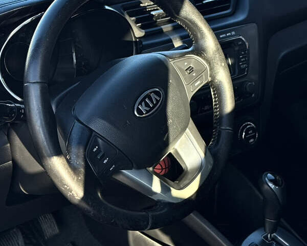 Серый Киа Рио, объемом двигателя 1.6 л и пробегом 156 тыс. км за 8900 $, фото 7 на Automoto.ua