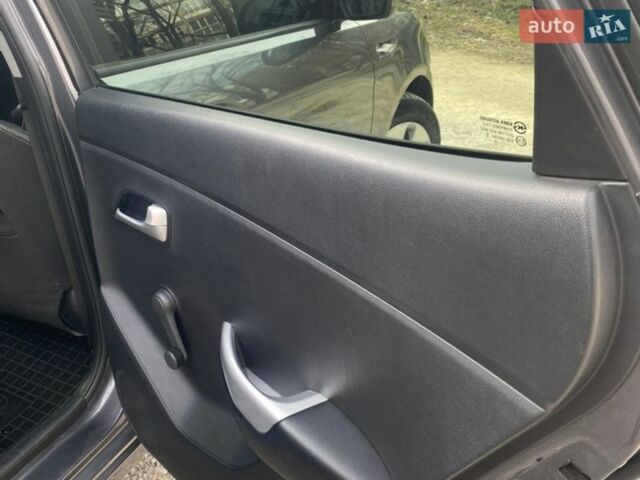 Сірий Кіа Ріо, об'ємом двигуна 1.4 л та пробігом 119 тис. км за 7450 $, фото 7 на Automoto.ua