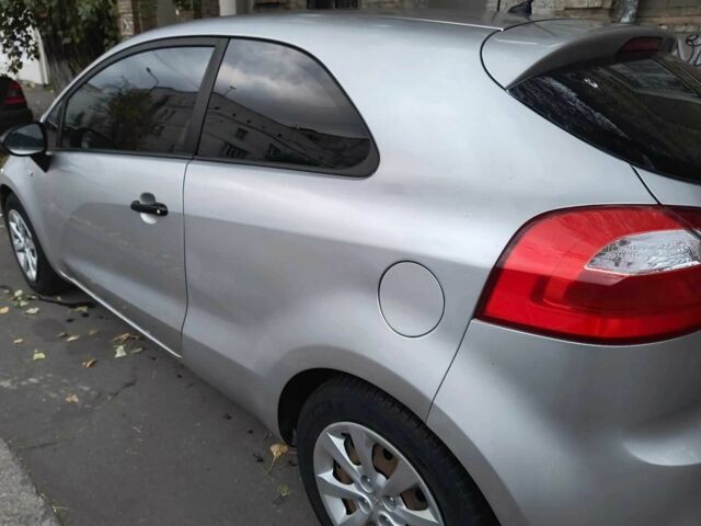 Серый Киа Рио, объемом двигателя 1 л и пробегом 194 тыс. км за 7226 $, фото 4 на Automoto.ua