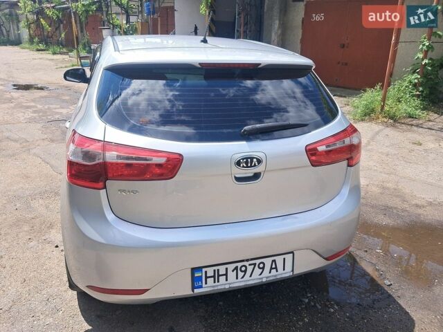 Сірий Кіа Ріо, об'ємом двигуна 1.59 л та пробігом 240 тис. км за 7800 $, фото 3 на Automoto.ua