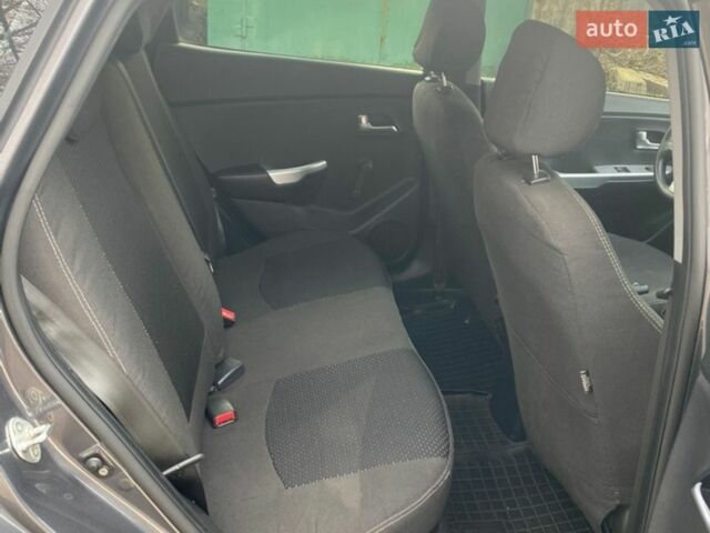 Сірий Кіа Ріо, об'ємом двигуна 1.4 л та пробігом 119 тис. км за 7450 $, фото 6 на Automoto.ua