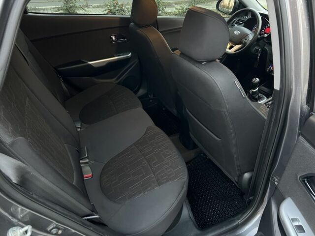 Кіа Ріо 2012 у Одесі на Automoto.ua Сірий Кіа Ріо, об'ємом двигуна 1.6 л та пробігом 103 тис. км за 6650 $, фото 12 на Automoto.ua