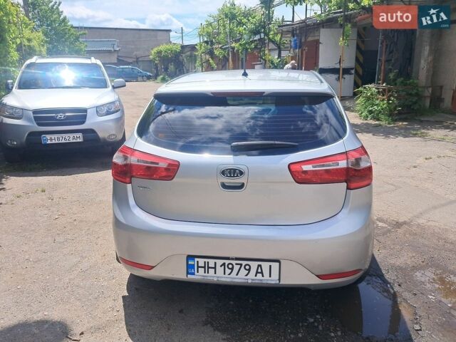 Сірий Кіа Ріо, об'ємом двигуна 1.59 л та пробігом 240 тис. км за 7800 $, фото 4 на Automoto.ua
