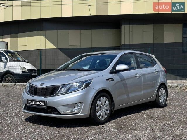 Сірий Кіа Ріо, об'ємом двигуна 1.4 л та пробігом 62 тис. км за 7990 $, фото 3 на Automoto.ua