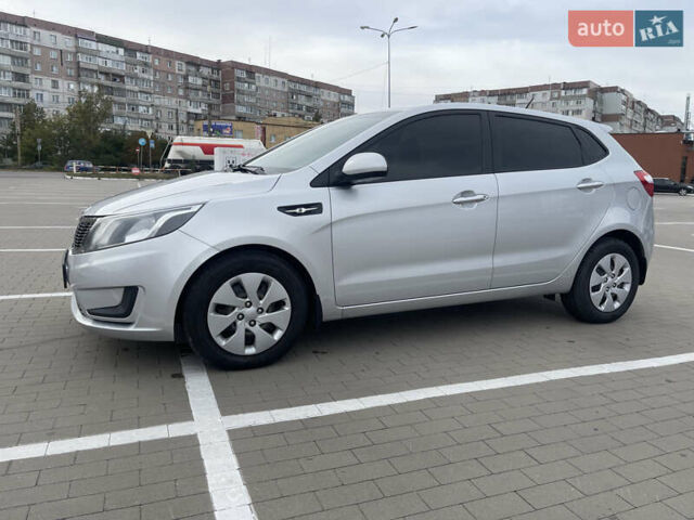 Сірий Кіа Ріо, об'ємом двигуна 1.4 л та пробігом 226 тис. км за 7000 $, фото 3 на Automoto.ua