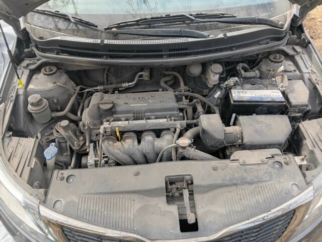 Сірий Кіа Ріо, об'ємом двигуна 0 л та пробігом 3 тис. км за 8000 $, фото 5 на Automoto.ua