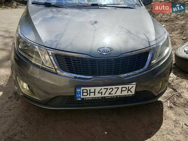 Серый Киа Рио, объемом двигателя 1.4 л и пробегом 100 тыс. км за 7250 $, фото 3 на Automoto.ua