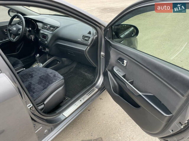 Серый Киа Рио, объемом двигателя 1.6 л и пробегом 156 тыс. км за 8800 $, фото 7 на Automoto.ua